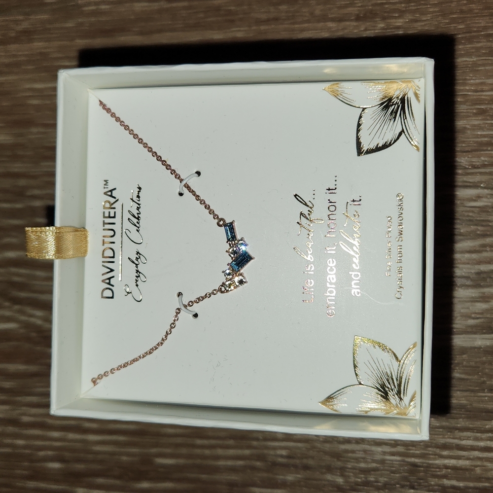 David Tutera Crystal Pendant Necklace